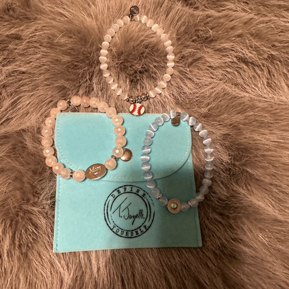 Tjazelle set of 3 bracelets